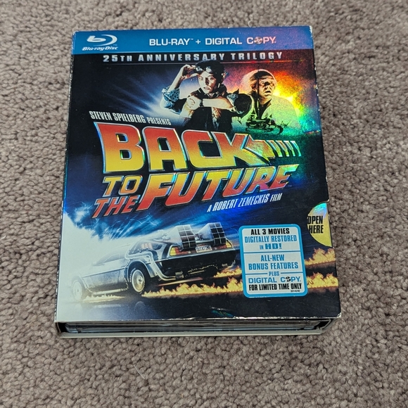 Back to the Future Blue Ray and Digital DVD Box Set Back to the Future - Picture 12 of 13